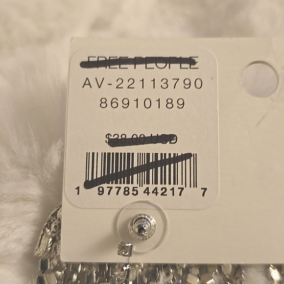 NWT! - Free People, Hearts On Fire Dangle Earrings, Silver - NEW! - Picture 3 of 3